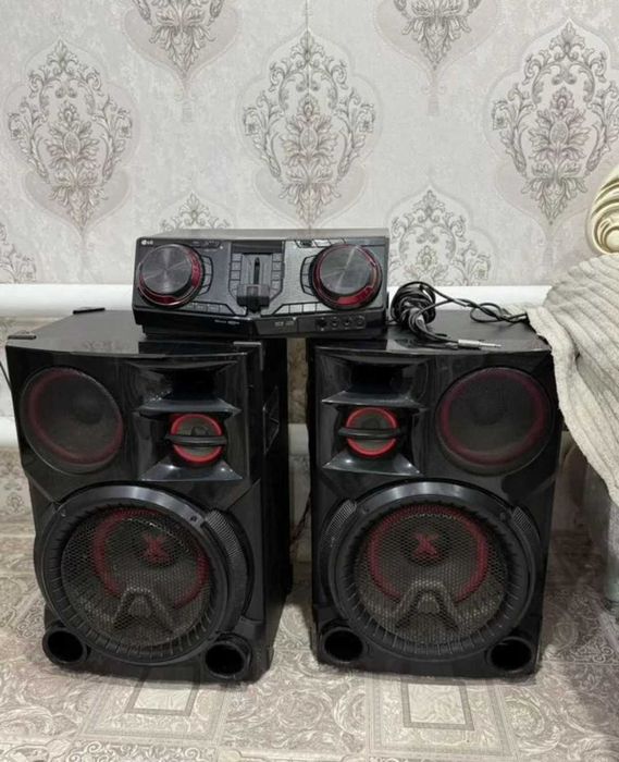 Музыкальный центр LG cj98