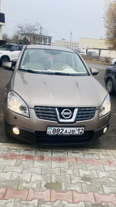 Машина Nissan Qashqai
