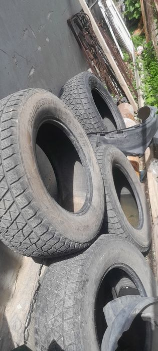 Покрышки 265/65/R17 состояние отлично
