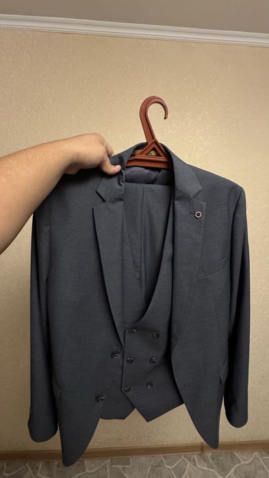 Продам костюм!!!