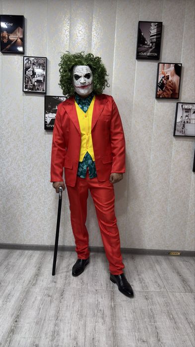 Костюмы, маски на прокат.