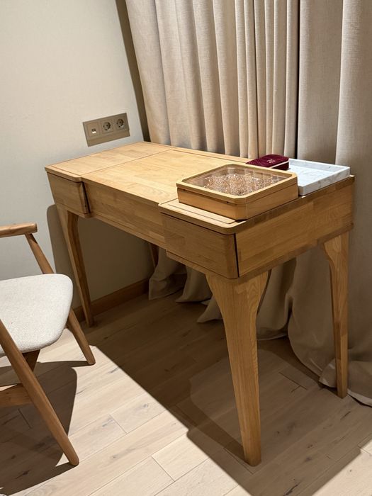 Туалетный столик массив дуба