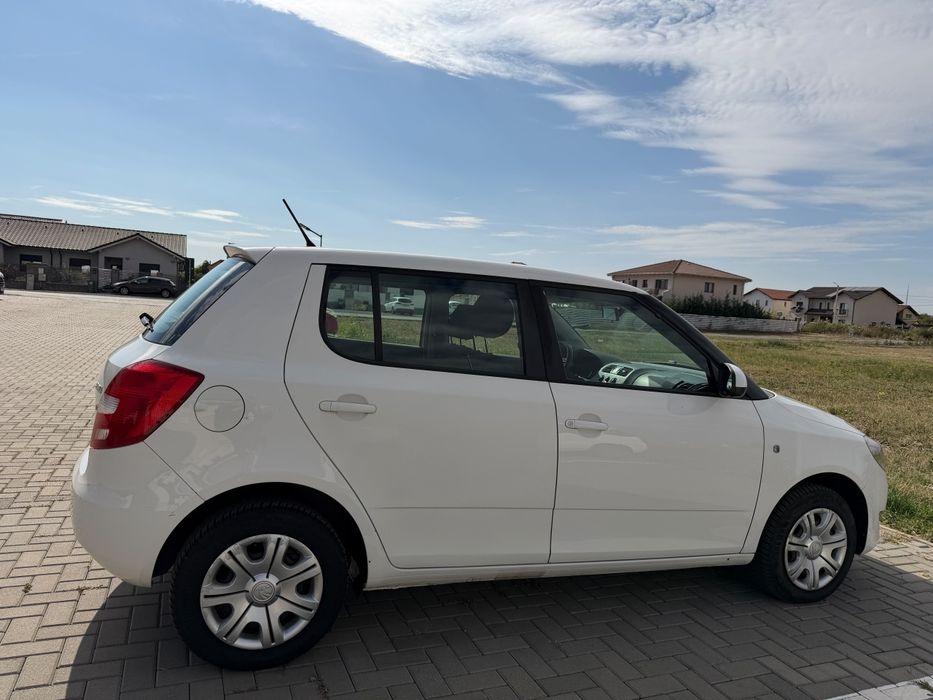 SKODA Fabia 2013 — imagine 2
