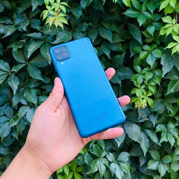 Samsung Galaxy A12 ideal