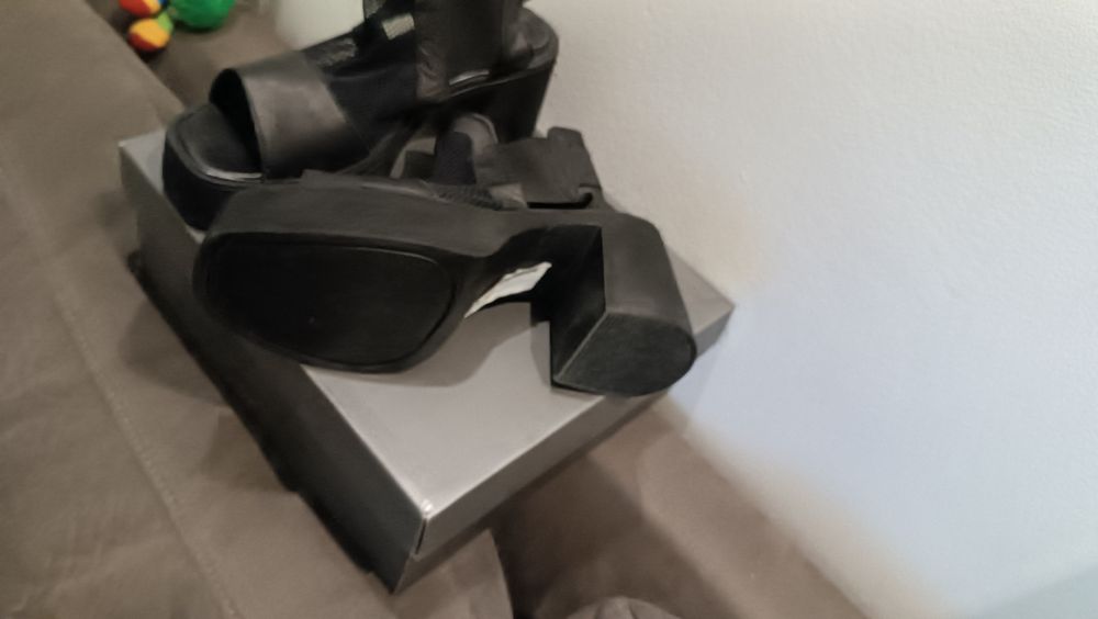 Чисто нови дамски Gianni