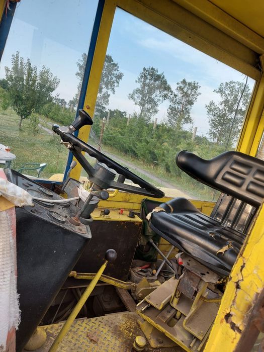 Buldo excavator  john deere