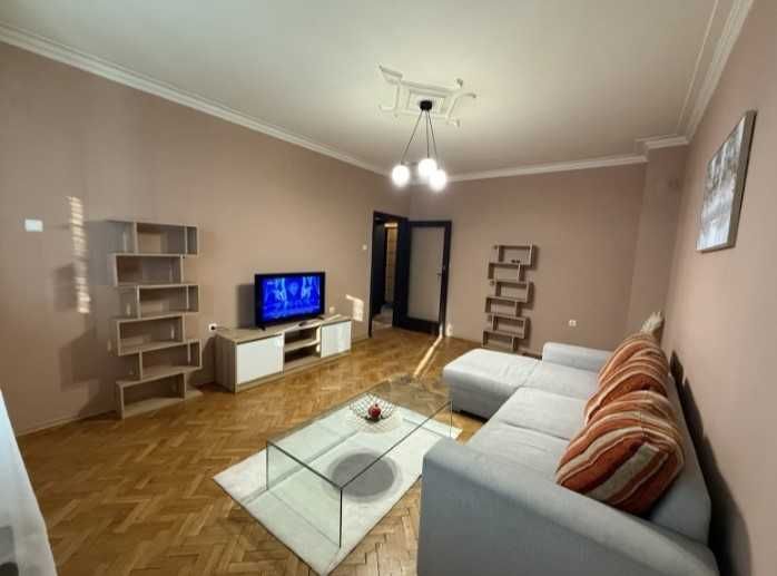 Дава се под наем Тристаен апартамент в София, Център - 92 кв.м за 650 € - Снимка #4