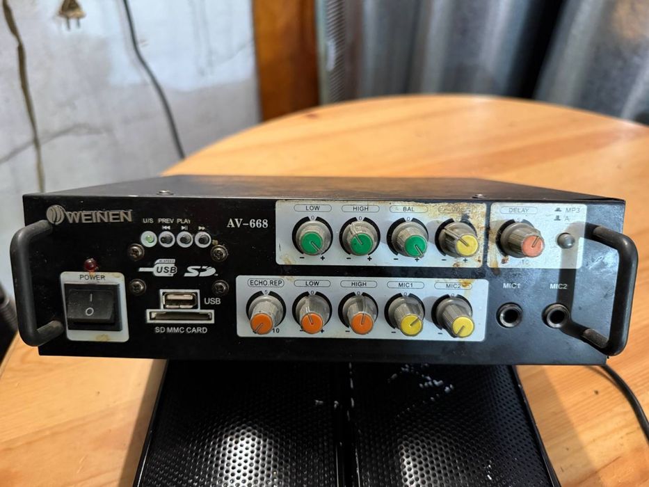 Колонки с пультом управления