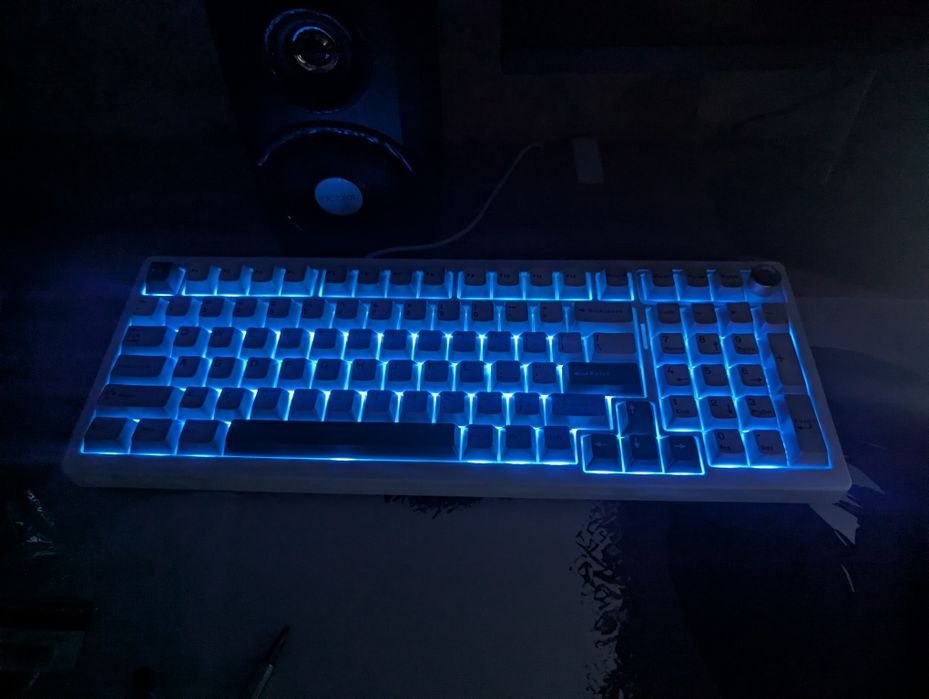 Продам Клавиатуру F98