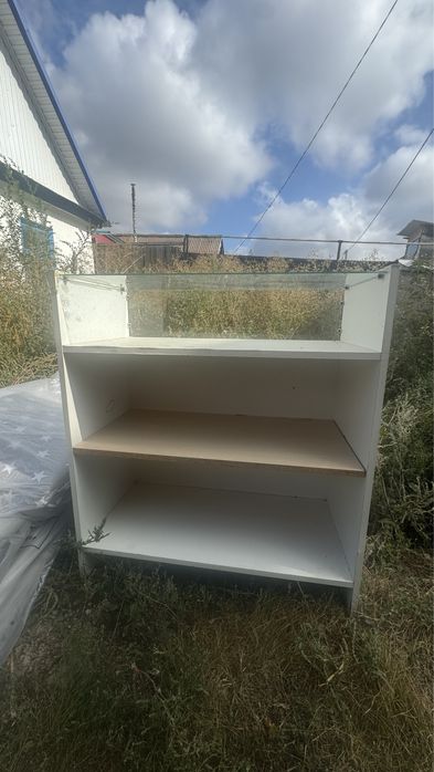 Продам Витрины стеклянные
