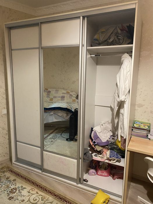 Шкаф плательный б/у