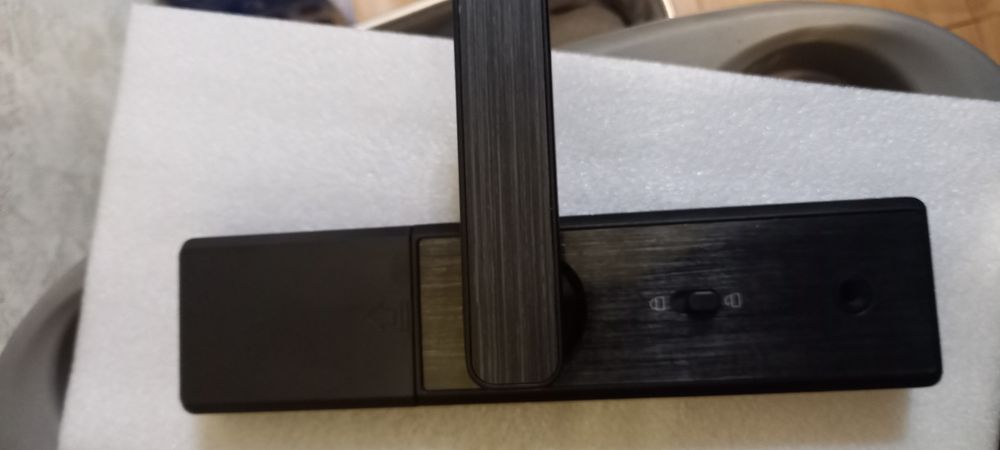 Замок с отпечатком пальца