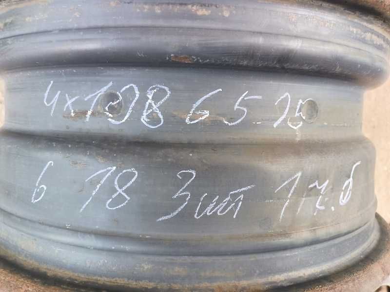 Продам оригинальные металлические диски на Пежо