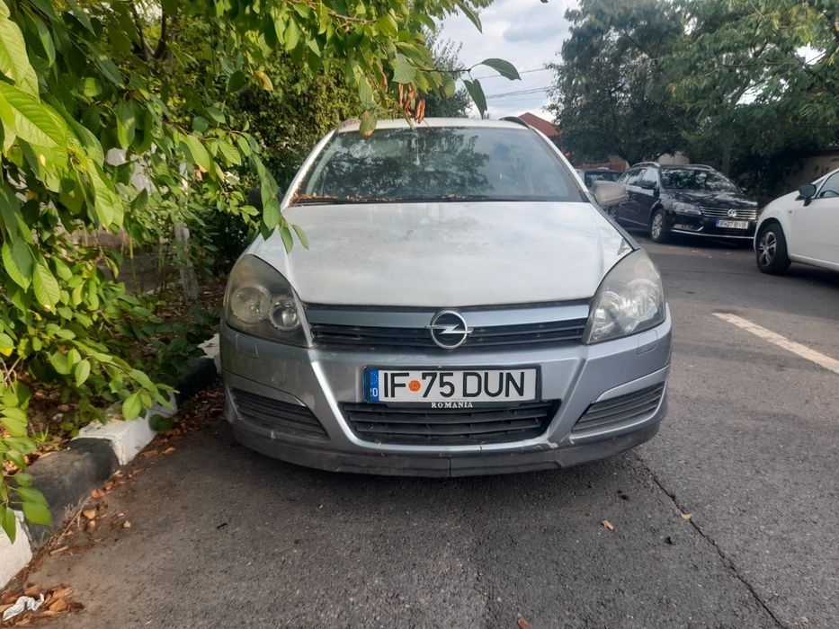 Vand opel la pretul de 3500 de ron, masina este stricata dar poate fi data la rabla