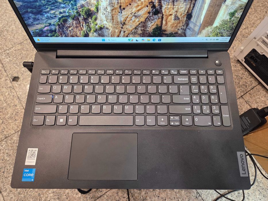 Hope Amnet P10/Laptop Lenovo V15 G4 i3 1315U 16GB RAM SSD512