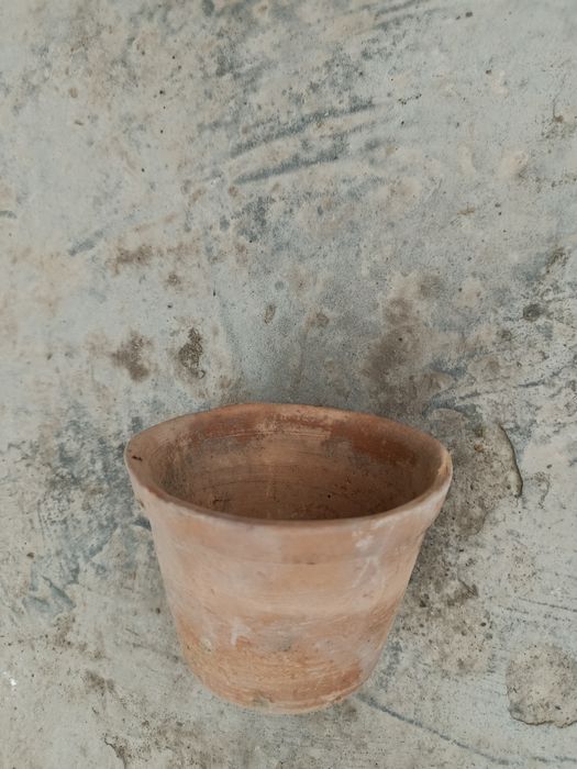 Gultuvak  горшок sotiladi,sopol tuvaklar 300 ta bor