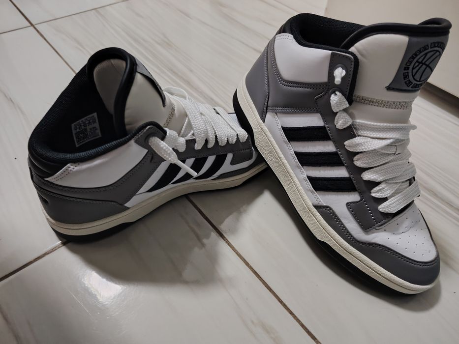 Adidași nr 40 noi