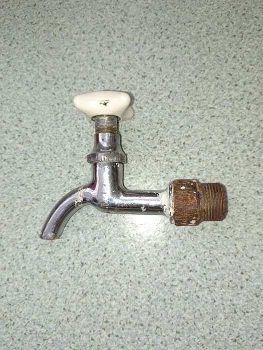 Кран в рабочем состоянии СССР хром