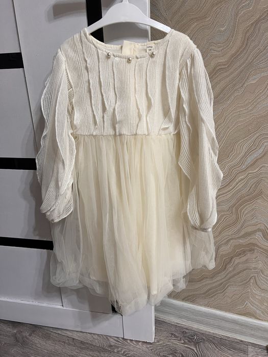 4 жасар қызға арналған көйлектер