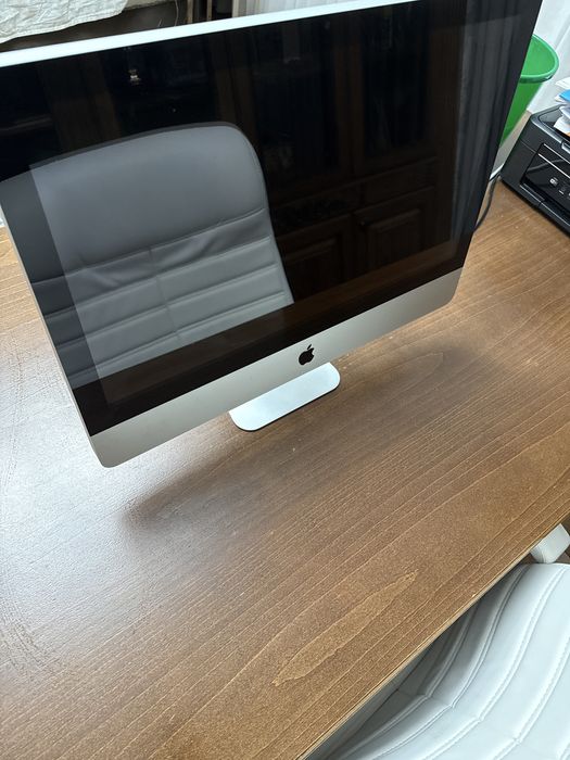 Apple iMac в хорошем состояний