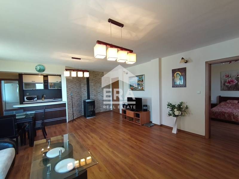 Къща на 3 километра от плажа и с изглед към залива на Слънчев Бряг