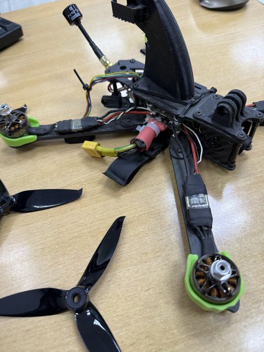 Продам FPV квадрокоптер 5" почти собранный