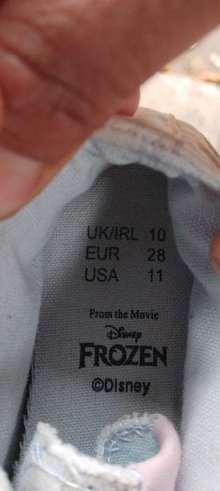 Детски обувки за момче номер 25 и за момиче 28