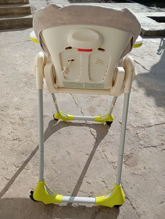Детский стульчик для кормления