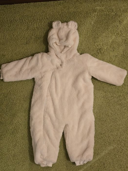 Комбинезон мишки. Очень красивый.