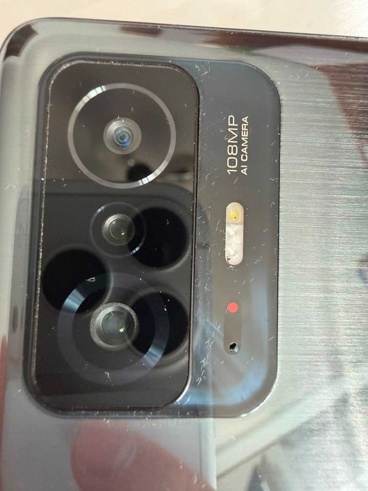 Telefon Xiaomi 11T Pro 12gb ram 256gb stocare, ecran putin ars in soare in rest arata foarte bine