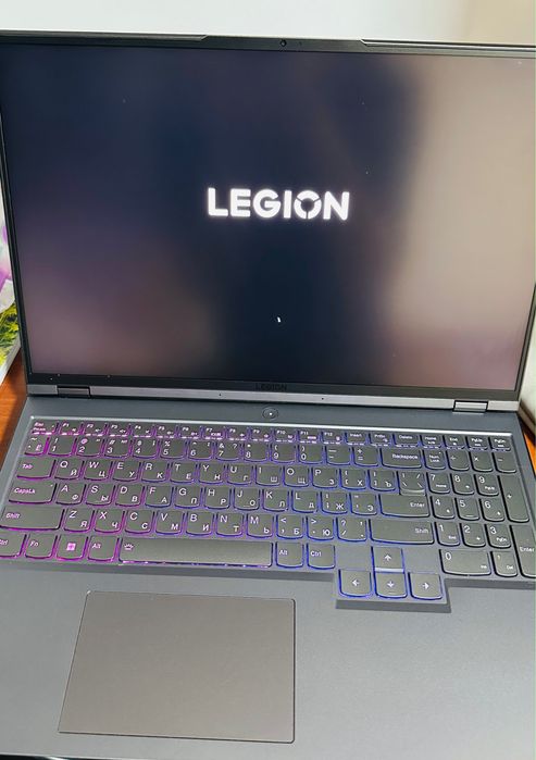 Ноутбук Lenovo))