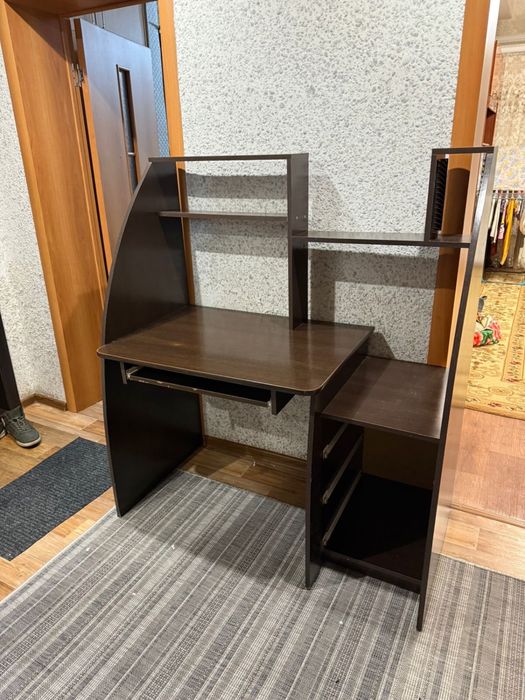 Отдам даром стол