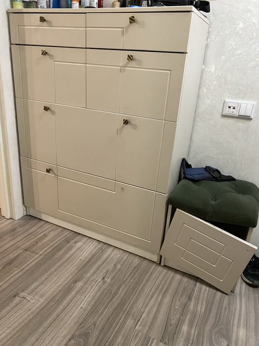 Продам б/у прихожую .