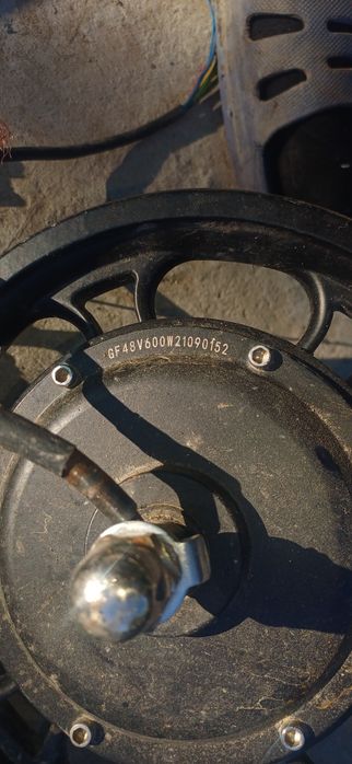 Vand piese de trotinete electrice