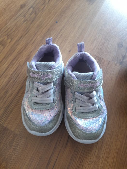 Скечърс обувки за малко момиченце 22 номер