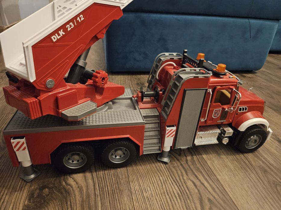 Camion de pompieri Scania cu scara - Bruder 3591