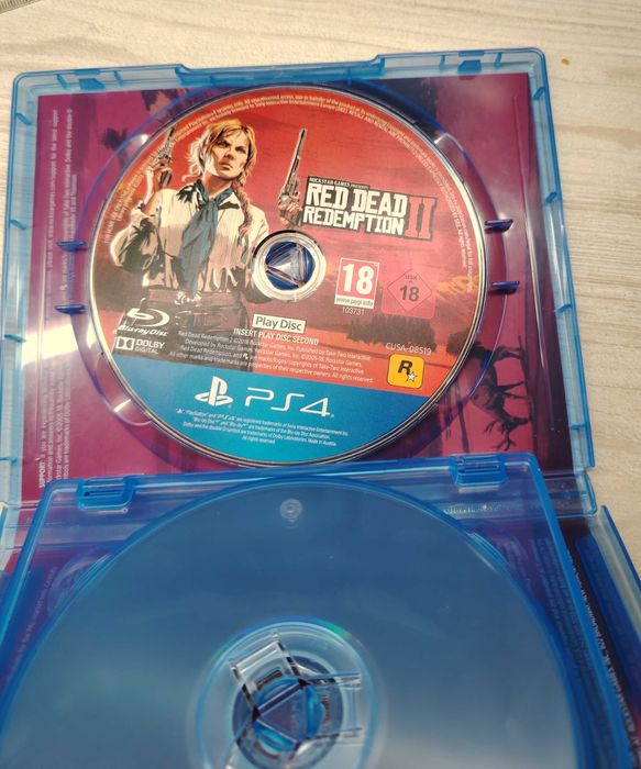 Продавам 3 игри комплект с акаунт за Playstation 4