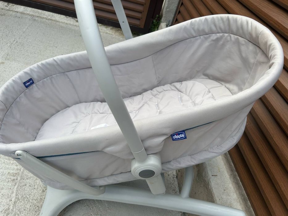 Baby chicco 5в1 подвижно легълце на колелца с опция столче за хранене