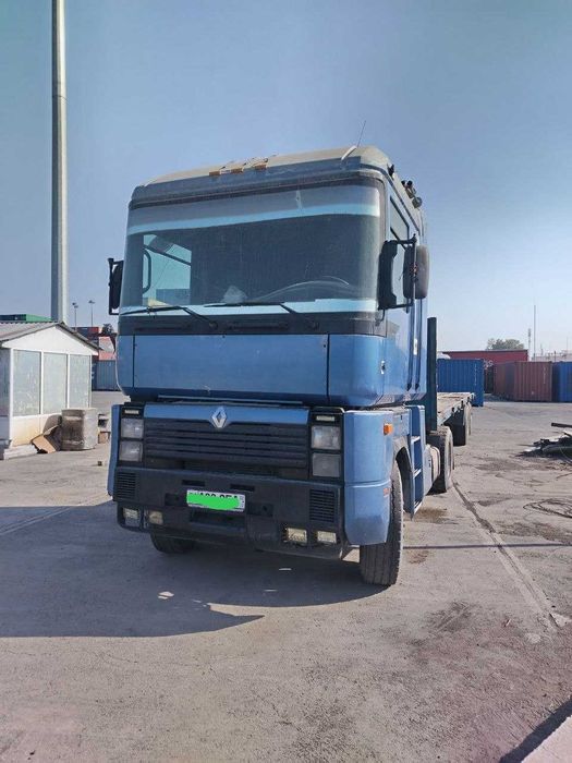 Организация продаёт тягач RENAULT