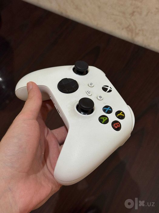 Оригинальный геймпад Xbox Series S / X (Robot White)