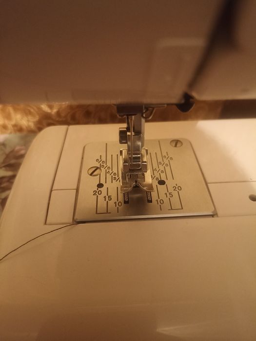 Продам швейную машину