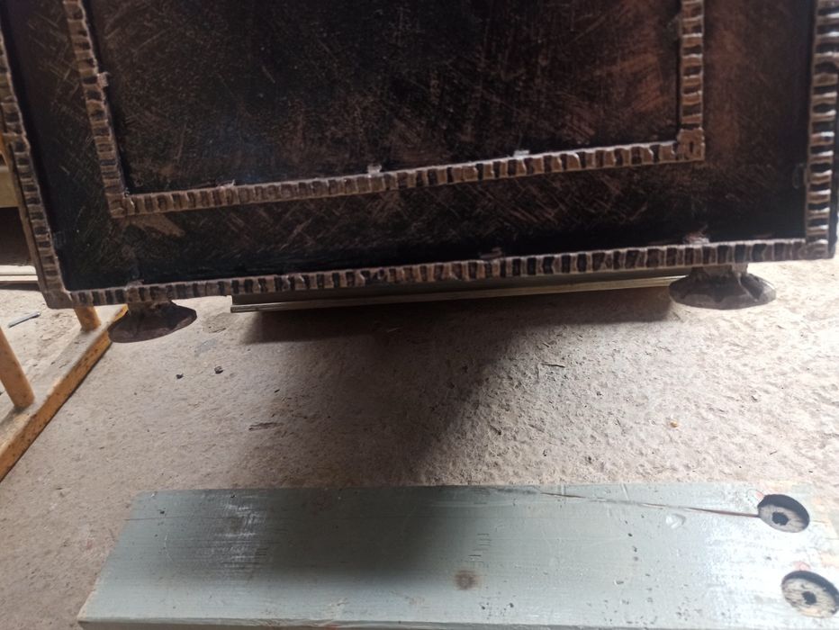 Металлический сейф