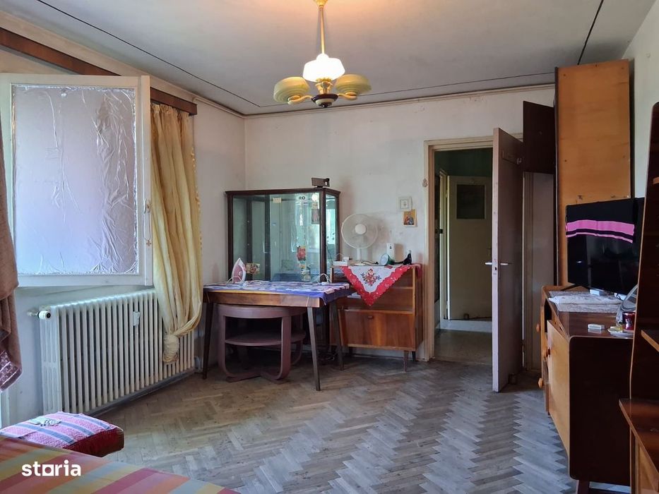 3 camere/ 10 min Metrou/ 68 mp
