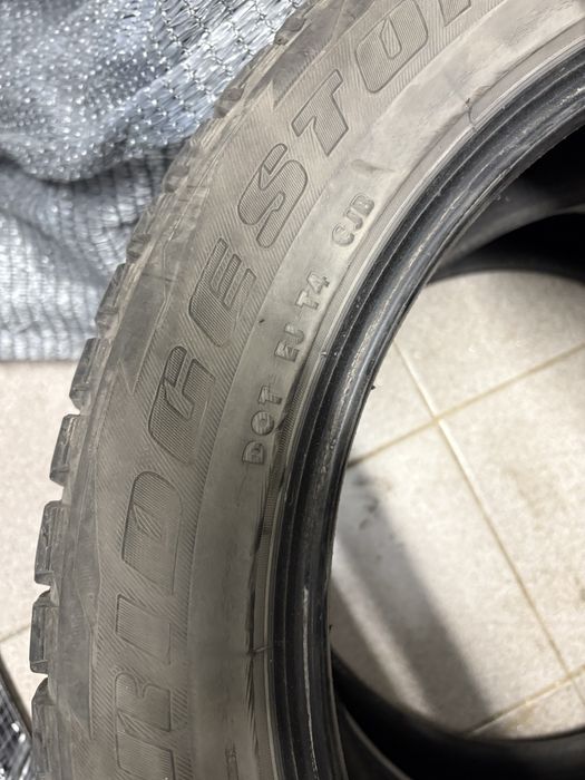 Продавам 4 зимни гуми bridge stone Blizzak 225 55 19