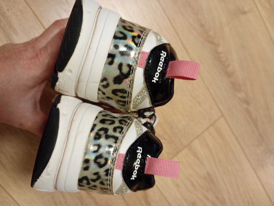 Reebok запазени маратонки номер 34