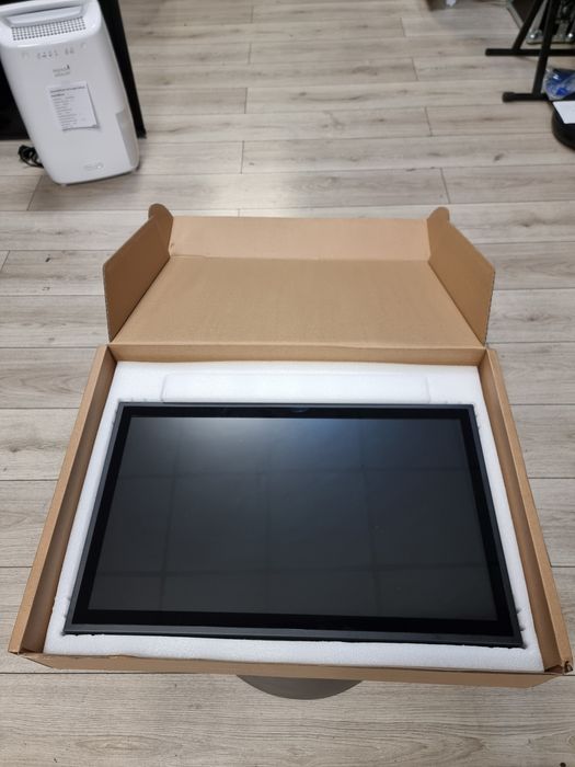 Amanet F28: Monitor Tactil Beetronics 22TS7M