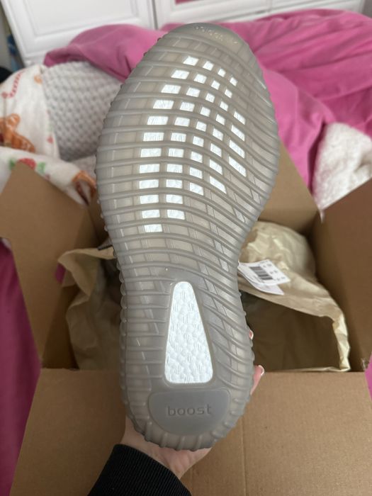 Yeezy Boost 350v2 Beluga,nepurtati,sunt noi,stare perfecta,marime 44