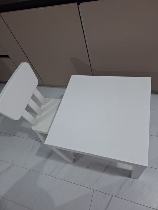Детский стол и стул IKEA