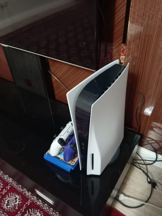 Playstation 5 продается вместе с 4 дисками