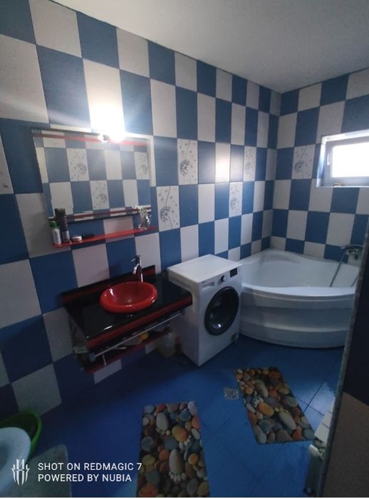 Inchiriez apartament la Casa aproape de oras